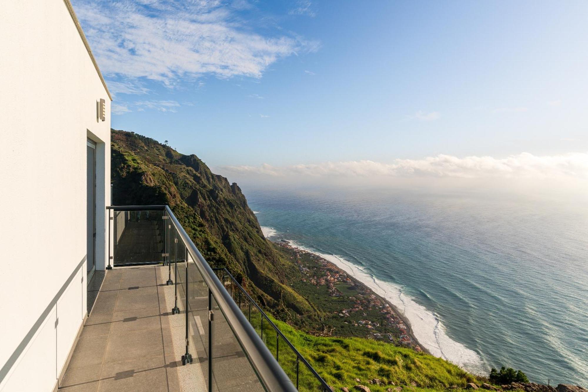 Villa Ourmadeira - Sunset Cliff Villas, Contemporary *